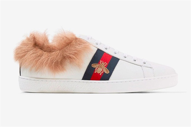 Gucci 推出全新 Ace Fur-Lined Sneakers 绒毛鞋款，最后一个月再发一件皮草制品？