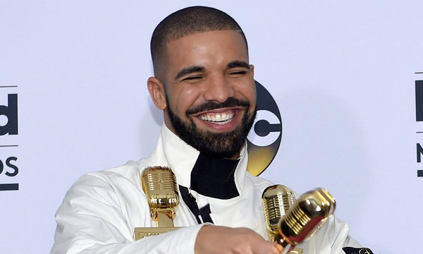 Drake 成为 500 亿条 stream 的艺术家，可是覆盖所有音乐平台啊！