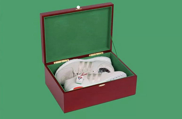 adidas 鸡年 CNY 球鞋鞋盒-2.jpg