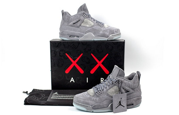 Air Jordan 4 X Kaws球鞋.jpg