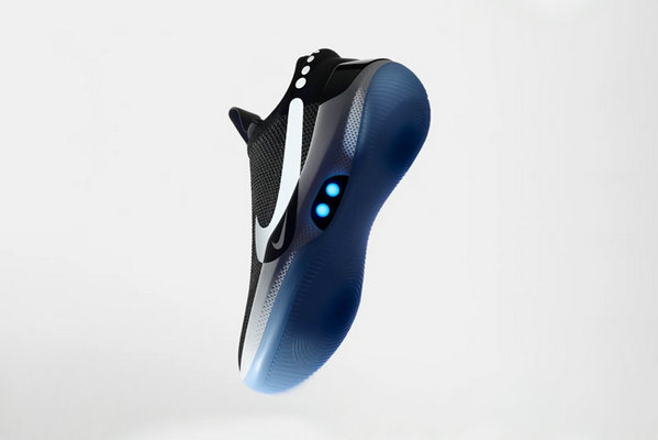 Nike Adapt BB 鞋款国内发售详情释出，「自动系带」终于到来！