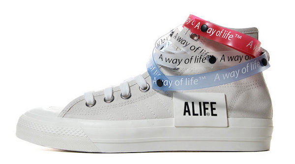  ALIFE x adidas 合作 Nizza 鞋款，创意十足附赠多色手环~
