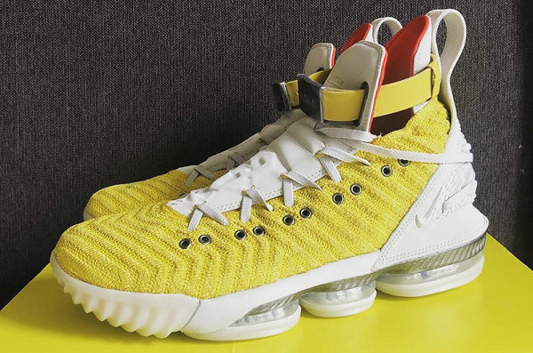 Nike LeBron 16“HFR”鞋款荧光黄配色实物首次曝光