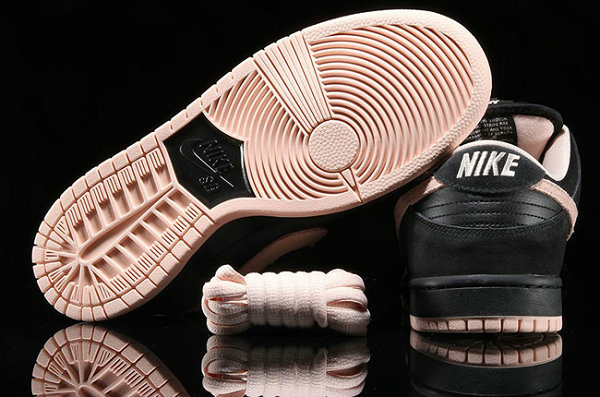 Nike Dunk SB Low 鞋款黑粉配色上架，低调又不失奢华