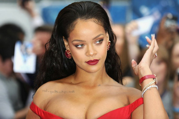 LVMH 携手 Rihanna（哈蕾娜）推出全新奢侈品牌 FENTY