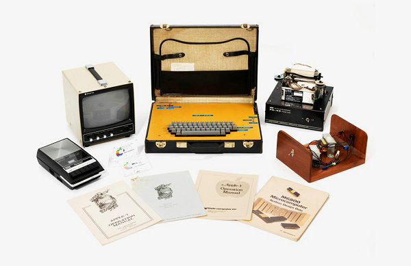 Apple 史上首版台式电脑套装于佳士得拍卖，成交价高达 37 万英镑
