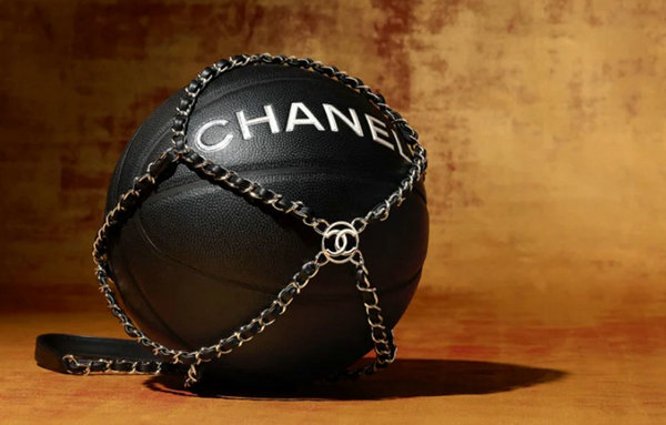   Chanel（香奈儿）全新运动周边系列限量篮球上架发售