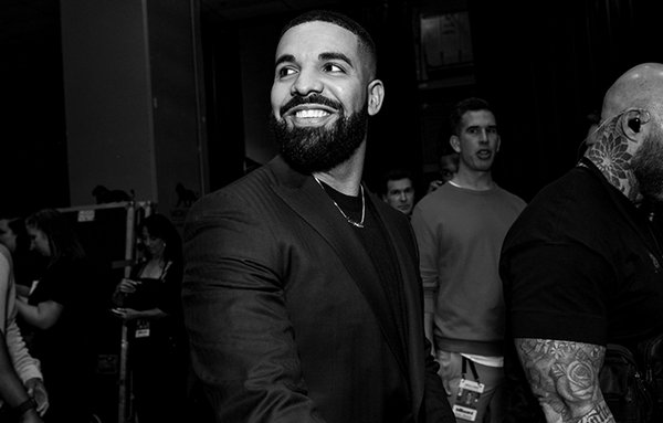  Drake成为Billboard百大榜单第二名，超越第一只是时间的问题