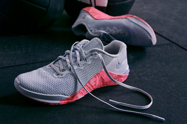 Nike 全新 Metcon 5 训练鞋1.jpg