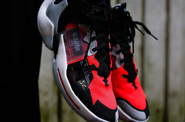Jordan Why Not Zer0.2 SE 鞋款黑红配色来袭，炫酷的实战篮球鞋