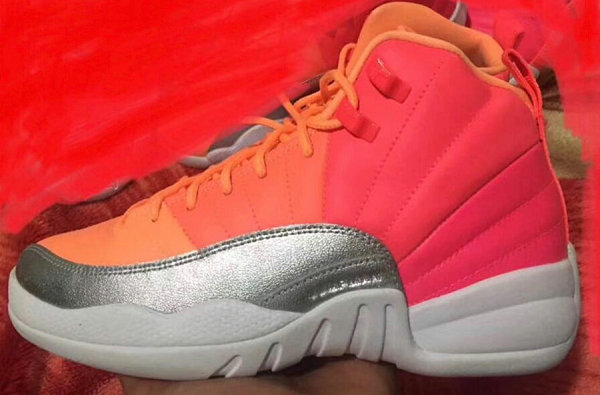 Air Jordan 12 鞋款“Racer Pink”女生专属粉橙配色释出
