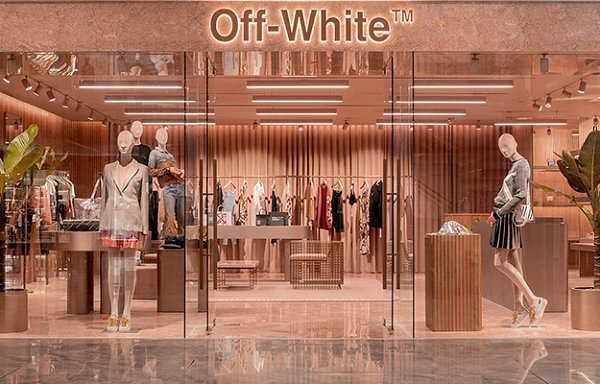 Off-White 新加坡女装旗舰店开业，少女心的香槟粉空间