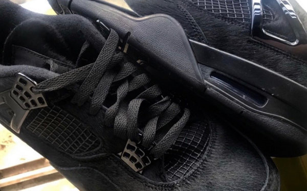 Air Jordan 4 “Black Cat”全黑配色鞋款.jpg