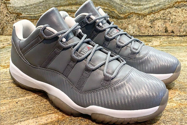 Air Jordan 11 碳纤维鞋款首次曝光，半透明果冻底收尾