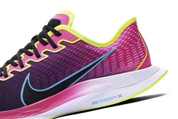 Nike ZoomX 平民跑鞋全新香港别注配色释出，霓虹装扮！