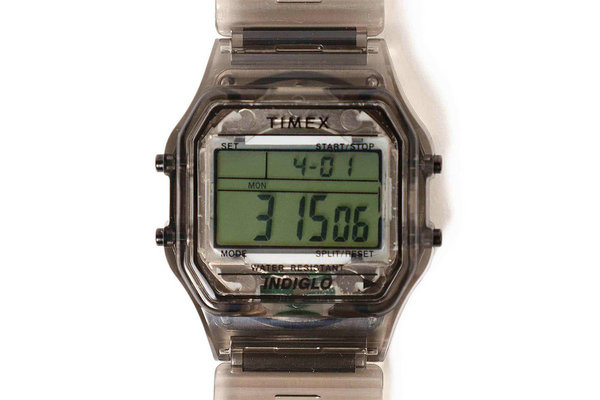 日潮 BEAMS x TIMEX 全新联名别注透明材质手表系列释出