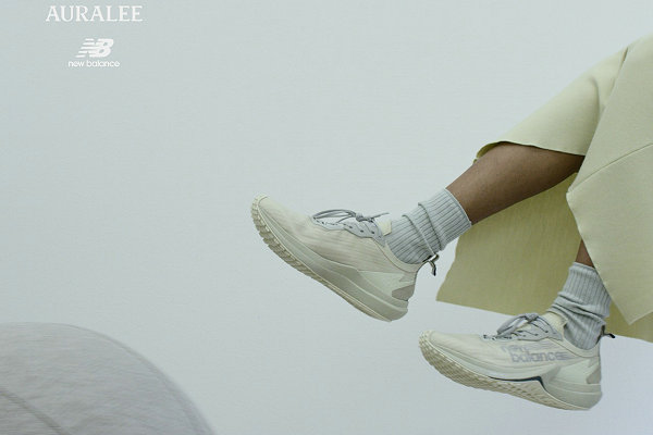 新百伦 x AURALEE 全新联名 SPEEDRIFT 鞋款系列即将登场