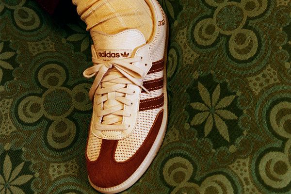 阿迪达斯 x Wales Bonner 全新联名 Samba 系列鞋款释出