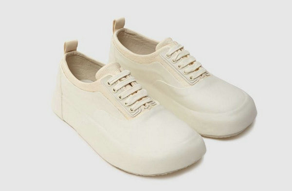 AMBUSH 2021 春夏 HYBRID SNEAKER 鞋款系列亮相，黑白两色