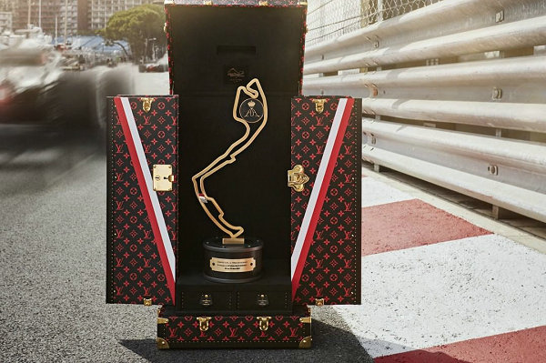LV x F1 联名冠军奖杯箱首次亮相，奢华感满载