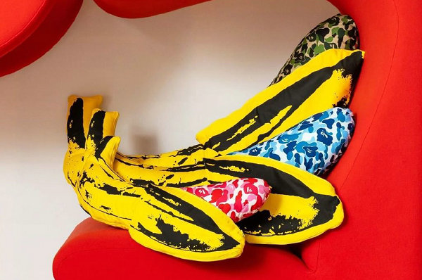 BAPE x Andy Warhol x MEDICOM TOY 联名“香蕉枕”即将来袭