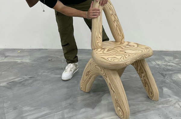 Daniel Arsham 全新餐椅单品曝光，艺术与家具融合