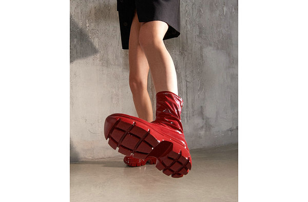 GiuseppeZanotti 全新乳胶靴款系列-1.jpg